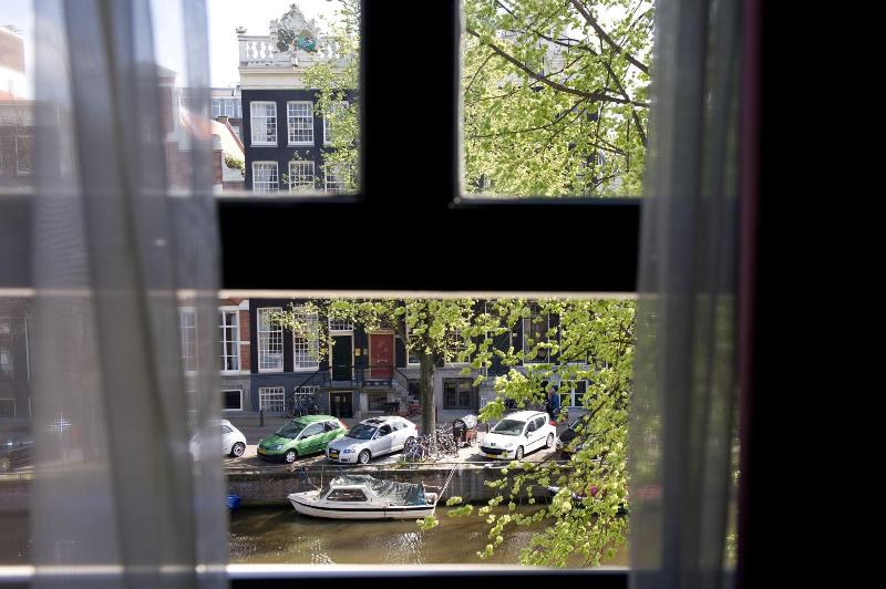 Canal House - Genel