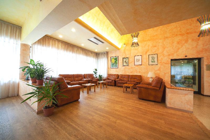 Hotel Pennile - Lobi