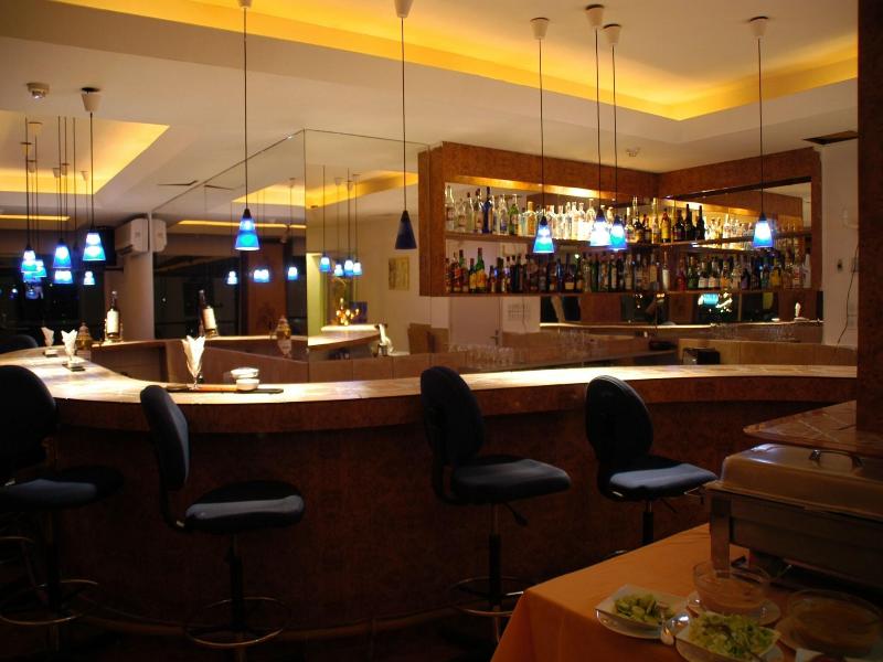 Mina - Bar