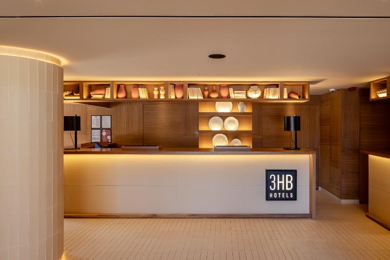3HB Falesia Beach - Lobi