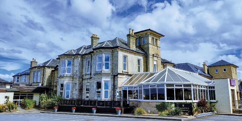 Fairfield House - Genel
