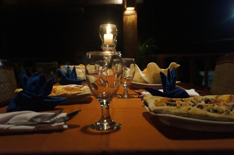 Royal Regantris Villa Karang - Restoran
