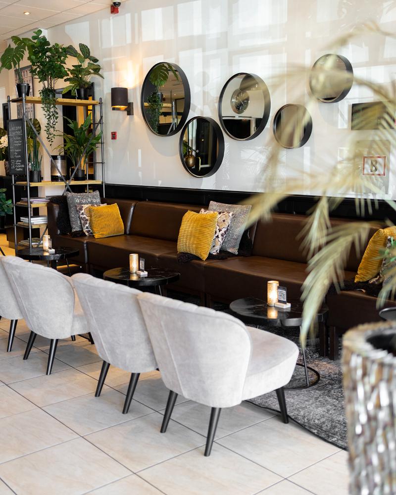 HOTEL ALKMAAR | Bar & Restaurant - Lobi