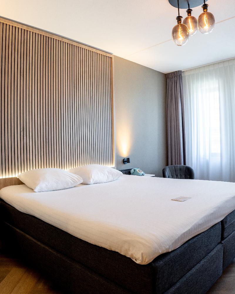 HOTEL ALKMAAR | Bar & Restaurant - Oda