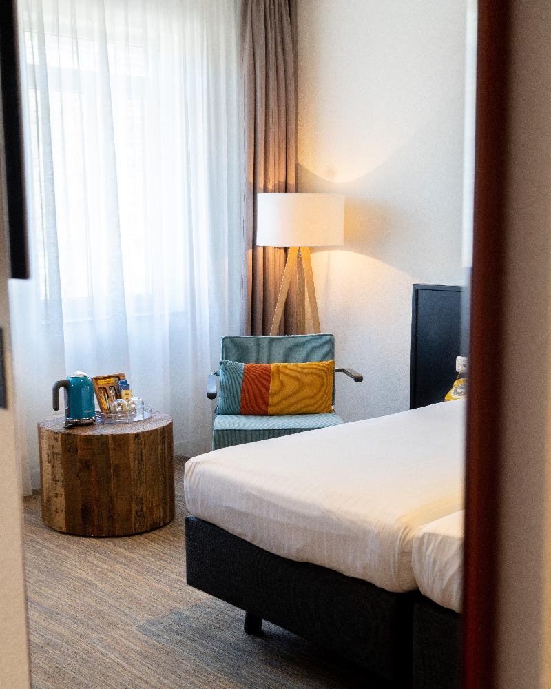 HOTEL ALKMAAR | Bar & Restaurant - Oda
