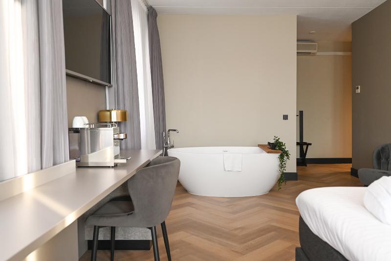 HOTEL ALKMAAR | Bar & Restaurant - Oda