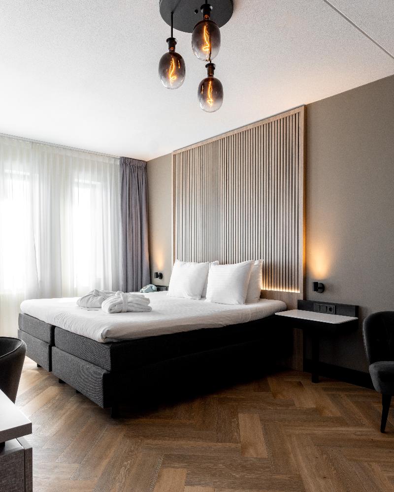HOTEL ALKMAAR | Bar & Restaurant - Oda
