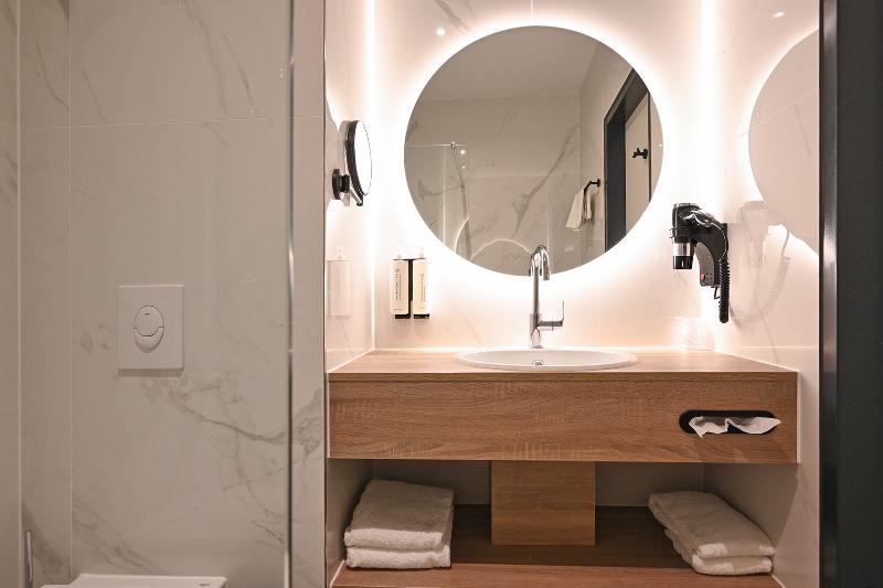 HOTEL ALKMAAR | Bar & Restaurant - Oda