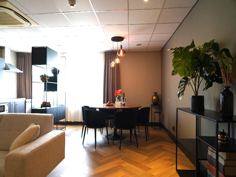 HOTEL ALKMAAR | Bar & Restaurant - Oda