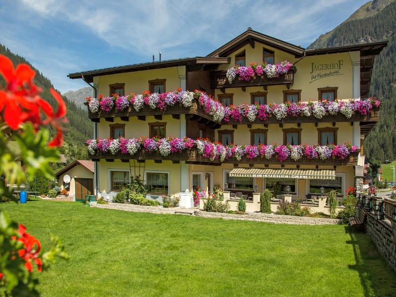 Jägerhof - Genel