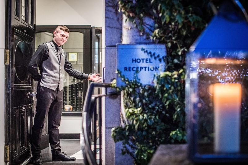 The Chester Hotel - Lobi