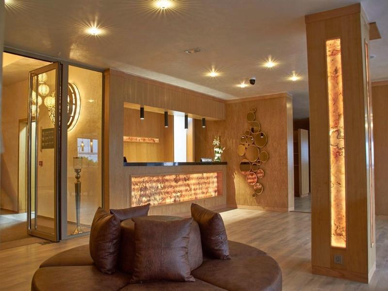 Mabrouk Hotel and Suites- Adult only - Lobi