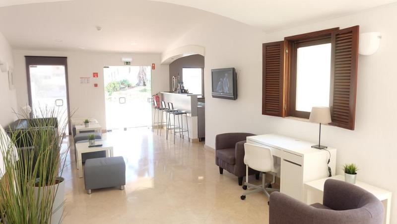 Roca Belmonte Apartamentos - Bar
