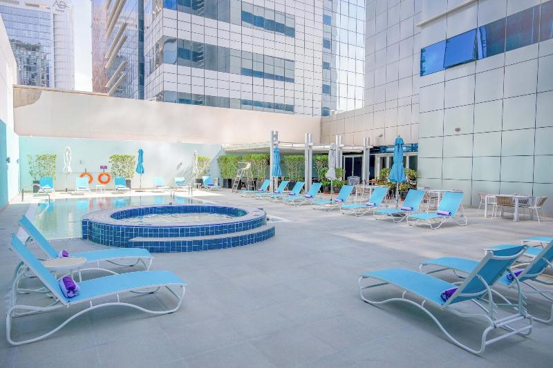 Premier Inn Abu Dhabi Capital Centre - Havuz