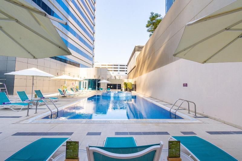 Premier Inn Abu Dhabi Capital Centre - Havuz
