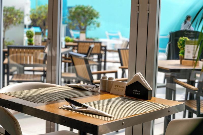 Premier Inn Abu Dhabi Capital Centre - Restoran