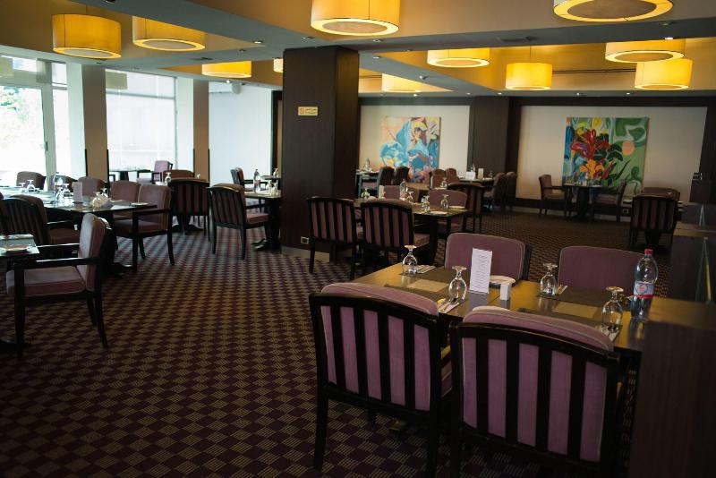 Century Park - Restoran