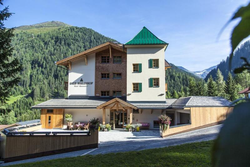 Der Waldhof - Genel