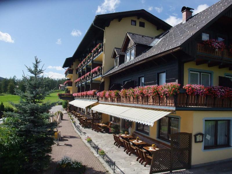 Knollhof - Genel