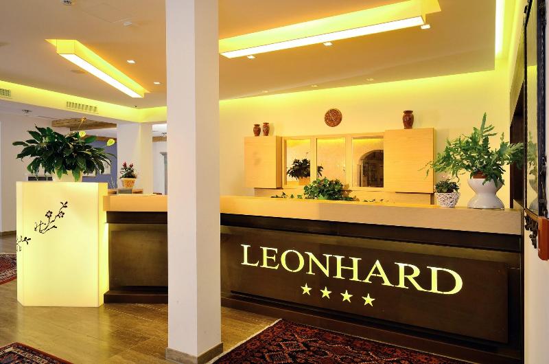 Hotel Leonhard - Lobi