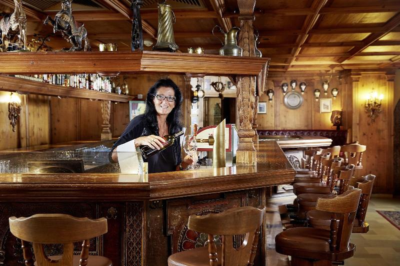 Neue Post - Bar