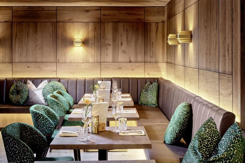 Neue Post - Restoran