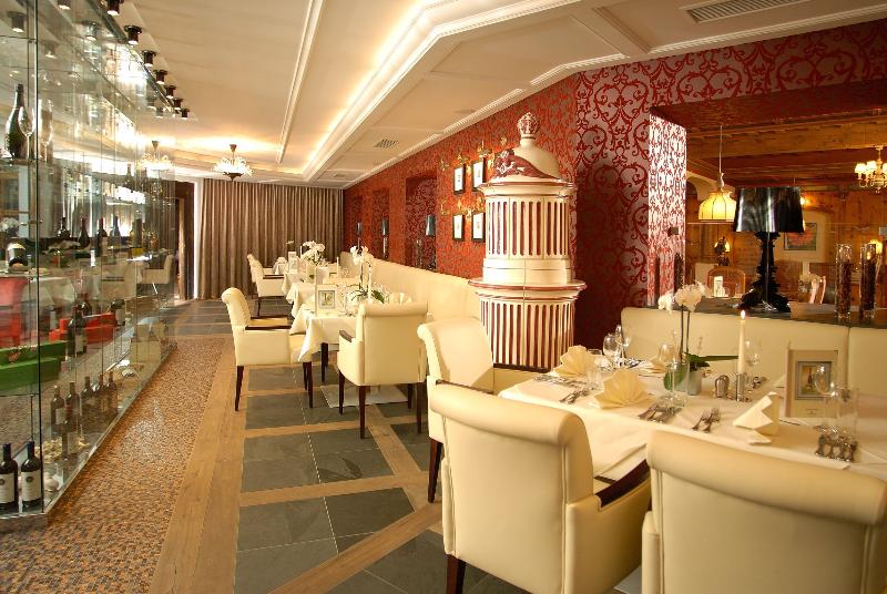 The Alpine Palace - Genel