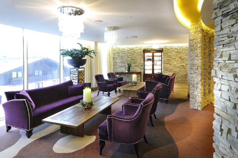The Alpine Palace - Genel