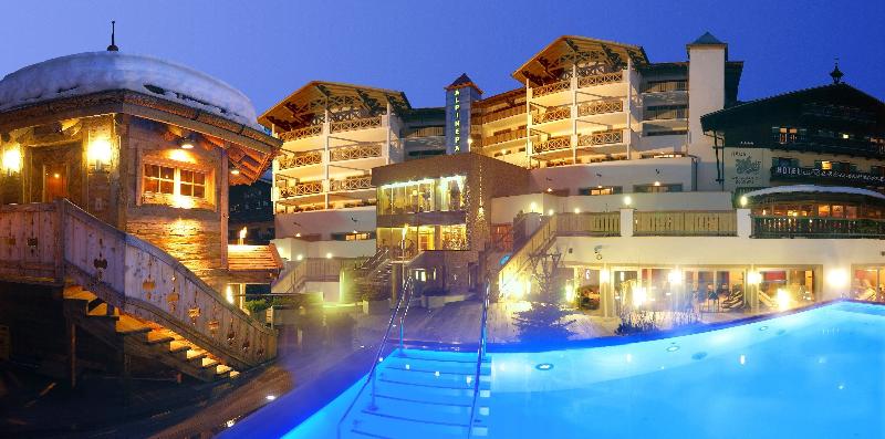 The Alpine Palace - Genel