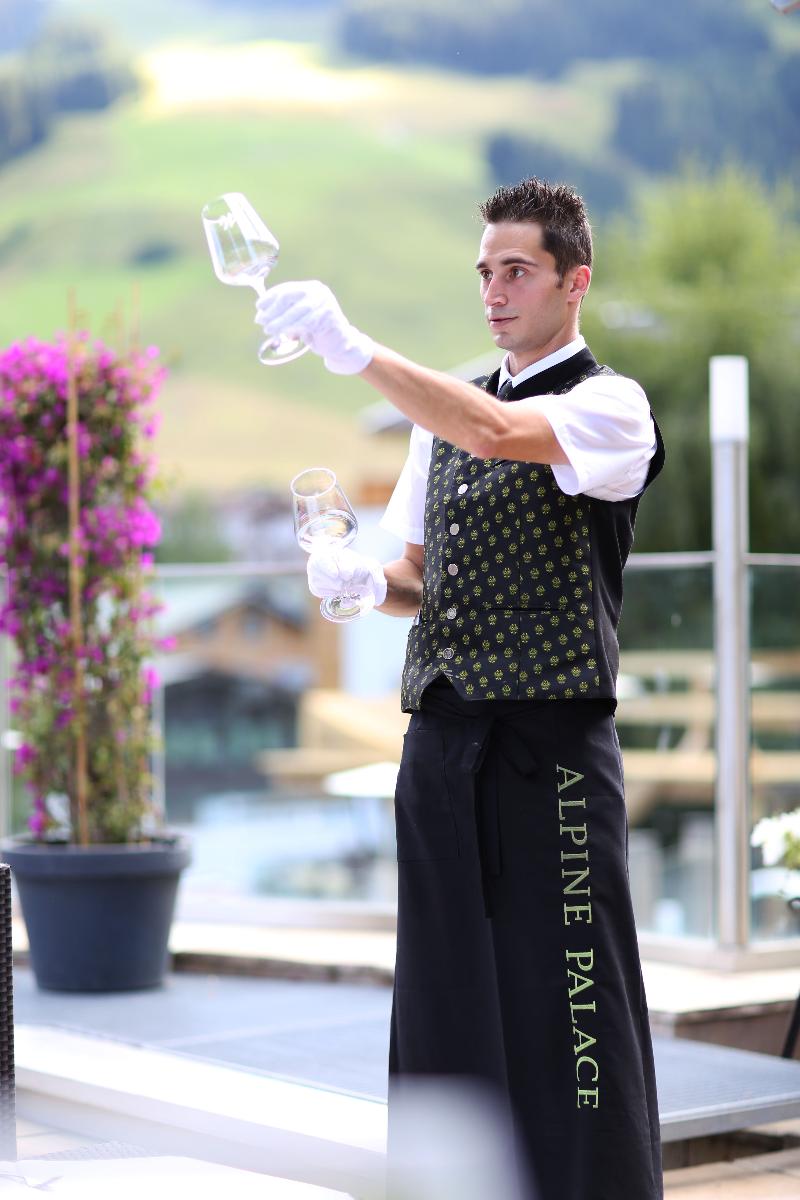 The Alpine Palace - Genel