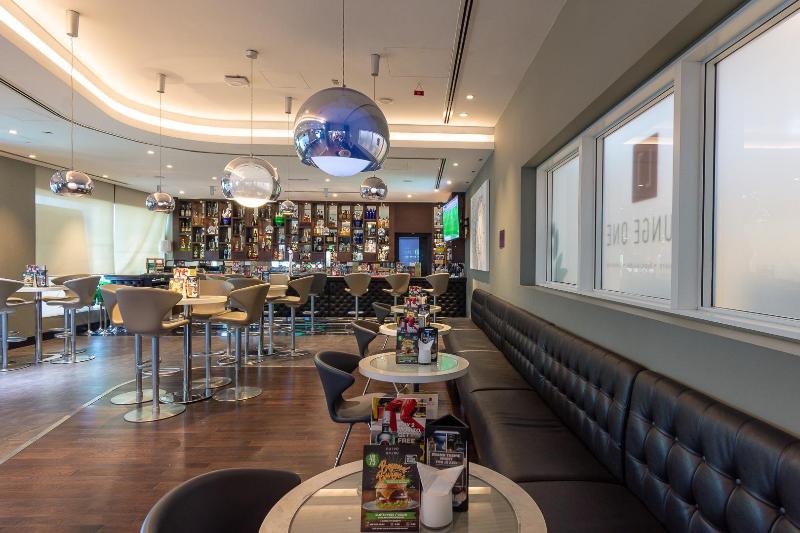 Premier Inn Abu Dhabi Airport (Business Park)Hotel - Restoran