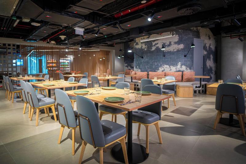 Premier Inn Abu Dhabi Airport (Business Park)Hotel - Restoran