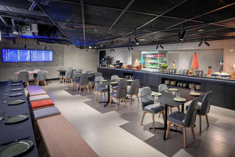 Premier Inn Abu Dhabi Airport (Business Park)Hotel - Restoran