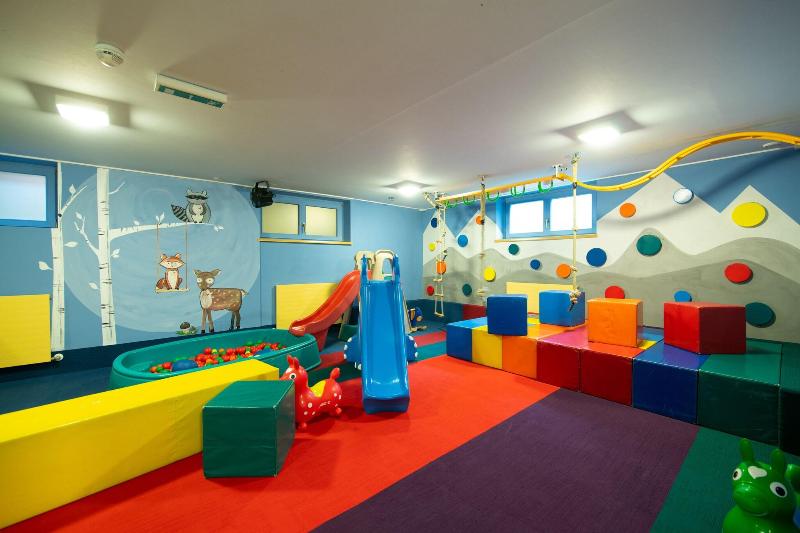 Guggenberger - Aktivite