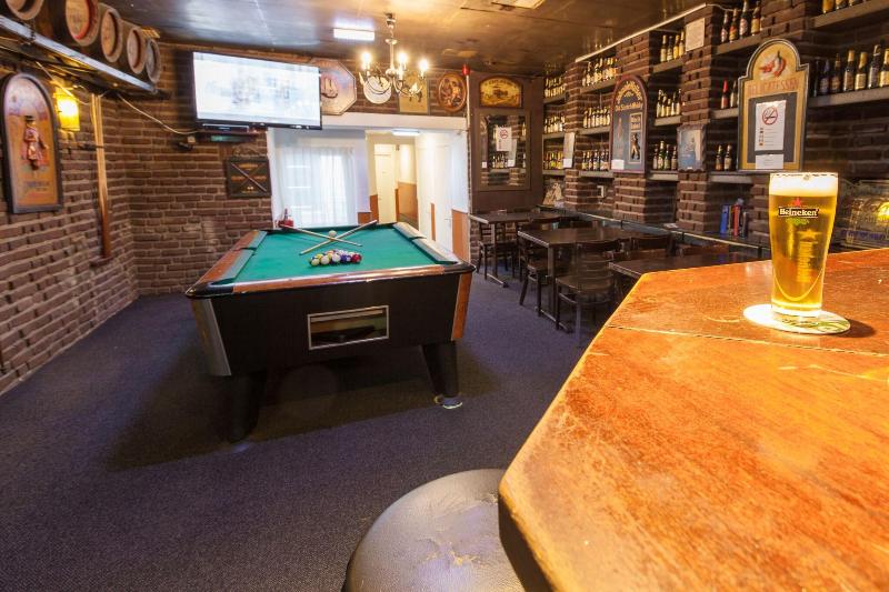 Travel - Bar