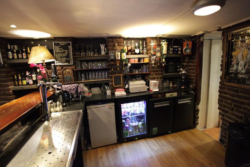 Travel - Bar