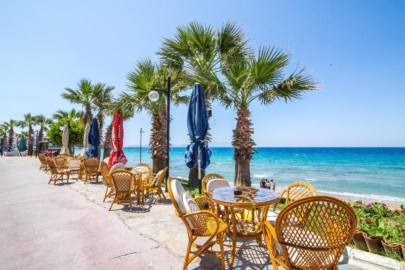 Sunday beach hotel - Genel