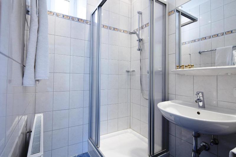 Euro Youth Hotel & Krone - Oda