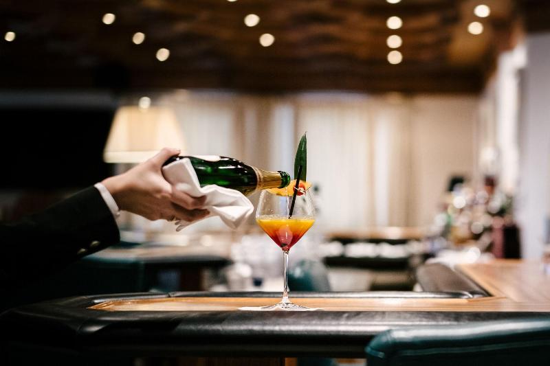Trofana Royal - Bar