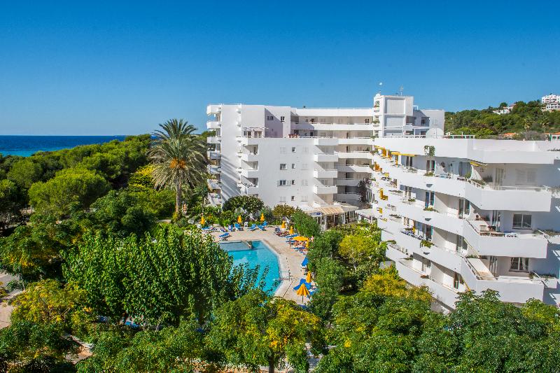 Hamilton Court - Genel