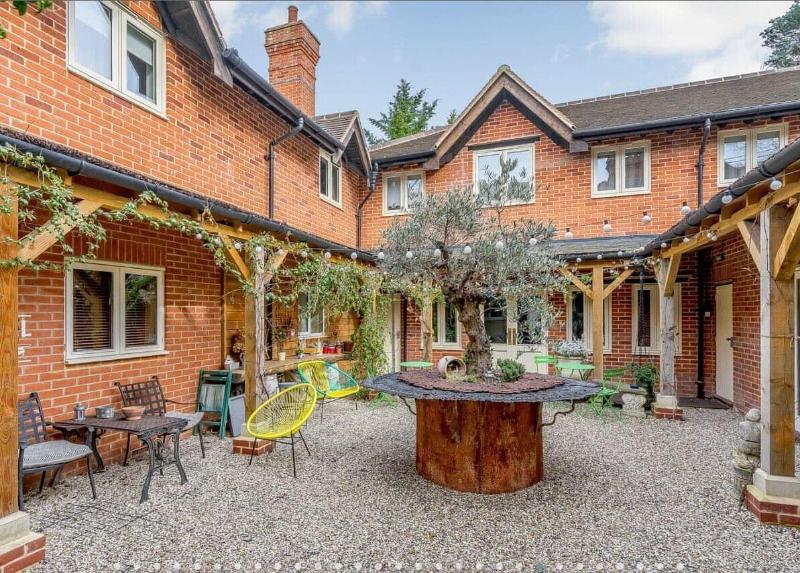 The Kingsley at Eversley - Genel