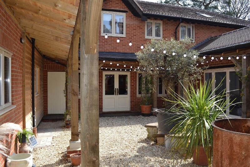The Kingsley at Eversley - Genel