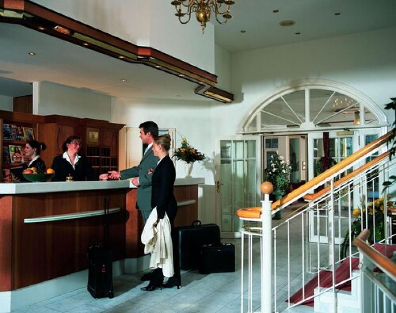 Ringhotel Hohe Wacht - Lobi