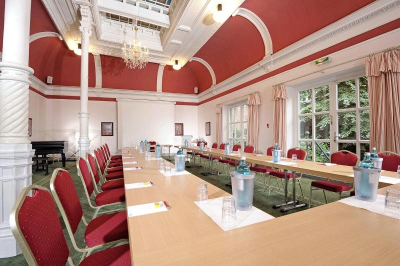 Baseler Hof - Toplantı