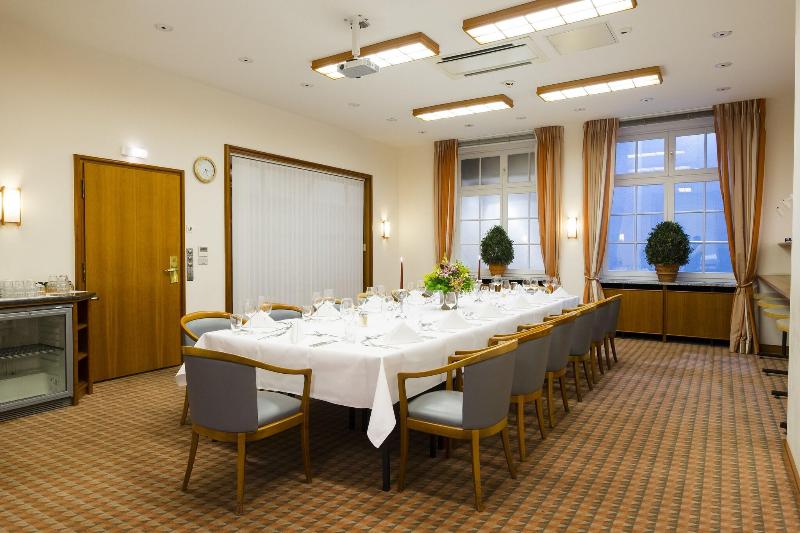 Baseler Hof - Toplantı