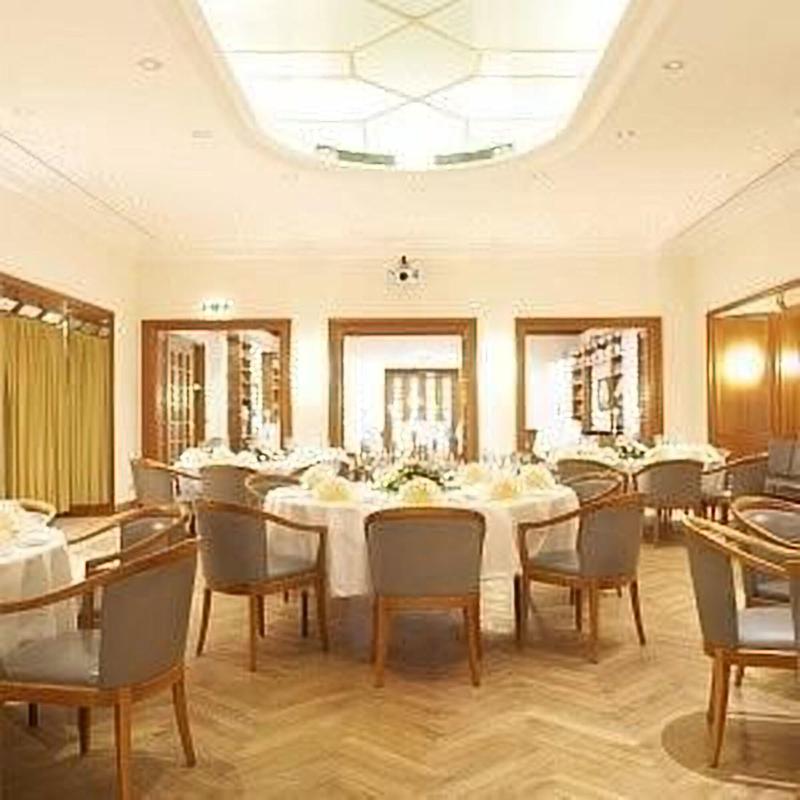 Baseler Hof - Toplantı