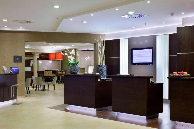 Courtyard By Marriott Hannover Maschsee - Lobi