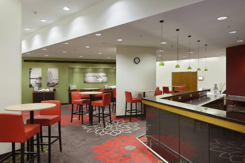 Courtyard By Marriott Hannover Maschsee - Lobi