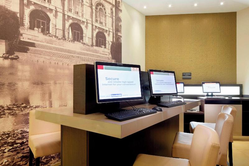 Courtyard By Marriott Hannover Maschsee - Genel