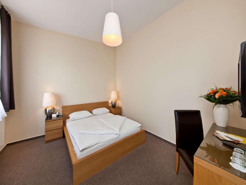 Hotel Holstenwall - Oda